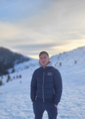 Andrei из Brăneşti (Dâmboviţa) 19 лет