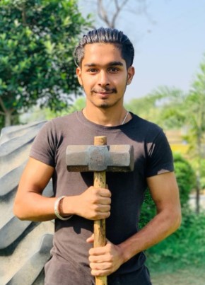 Pushpinder, 21, India, Sunām