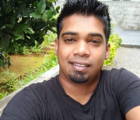 yogi, 33, Saint Pierre
