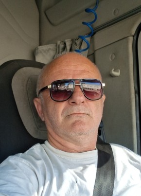 Mustafa из Урени 52 года