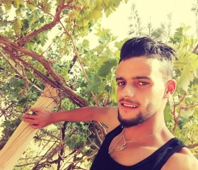 Tony Montana, 33, Aflou