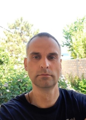 Oleg, 43, Russia, Simferopol