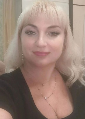 Мила из Саратова 47 лет