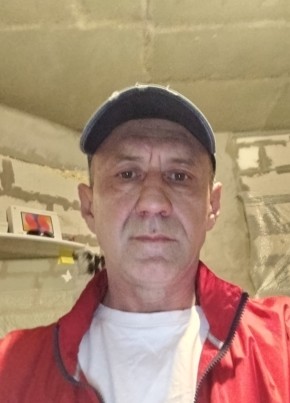 Юрий из Москвы 54 года
