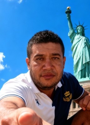 JHONPI из Quito 41 год
