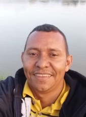 Arnulfo , 41, Colombia, Since