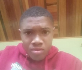 Collins, 19, Ebolowa