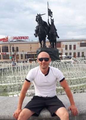 Иван, 31, Россия, Тула