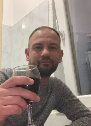 Bogdan, 32, Romania, Timișoara