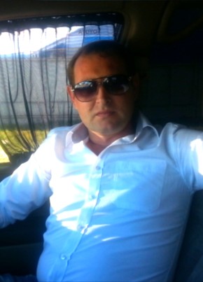 Gitler, 80, Russia, Yuzhno-Sakhalinsk