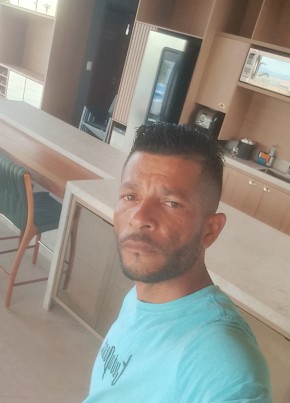 Yuri Lucena из Brejo Santo 35 лет