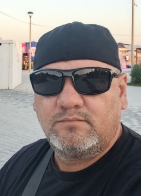 Роман из Севастополи 45 лет