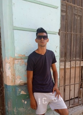 Jose Manuel Chap, 34, República de Cuba, La Habana