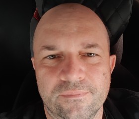 VIKTOR, 45, Brussels