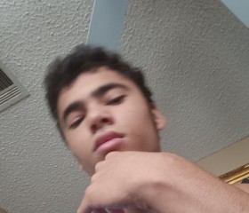 Lázaro, 18, Austin (State of Texas)