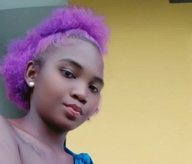 Nirina, 24, Antalaha