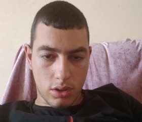 Sevki, 18, Nicosia