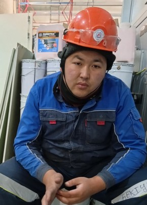 Коьок Аммм из Каракола 23 года