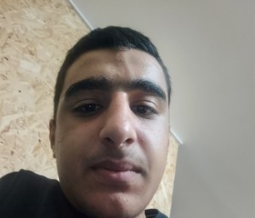 Sergey Manukyan, 18, Yerevan