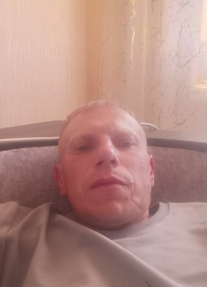Денис из Курска 34 года