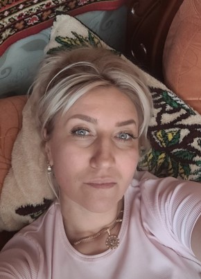 Виктория, 43, Россия, Гатчина