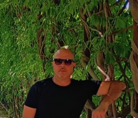 ahmad, 38, Vocklabruck