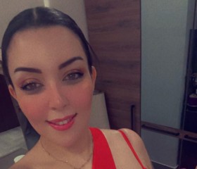 Hala, 30, Abu Dhabi