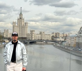 Аббос, 18 лет, Москва