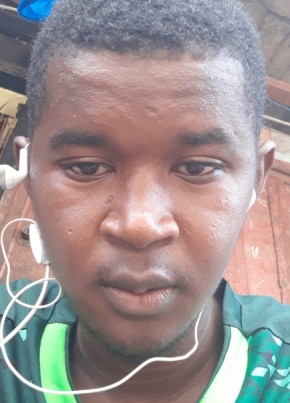 Ibrahim, 21, République de Guinée, Camayenne