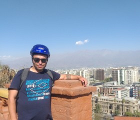 Cris, 29, Santiago