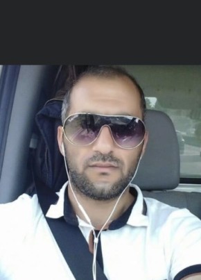 Mehmed, 31, République Française, Fontenay