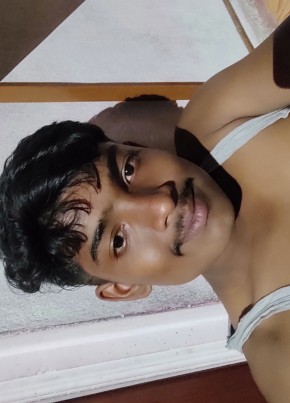 Vaibhav Wagh, 21, India, Ārvi