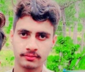 Umer, 21, Kahuta