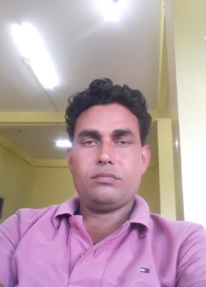 AKHLAKUR RAHMAN, 27, India, Farakka
