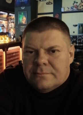 Антон из Саратова 40 лет