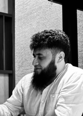Расул из Владивостока 33 года