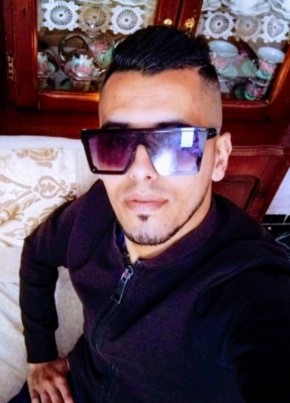 Zizou, 34, People’s Democratic Republic of Algeria, Isser