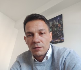 MARIUS, 45, Madrid