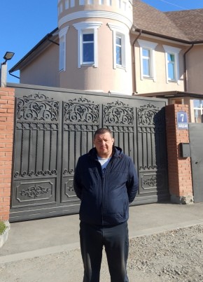 Артём из Челябинска 42 года