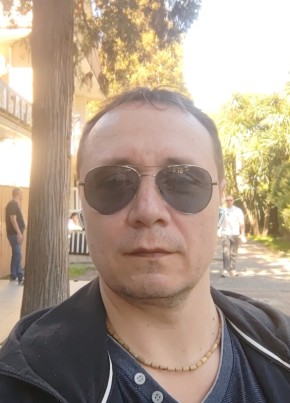 Лев из Адлера 45 лет
