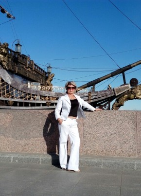 Оксана, 61, Россия, Санкт-Петербург
