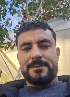 Mohammed, 43, République Française, Le port de Grâce