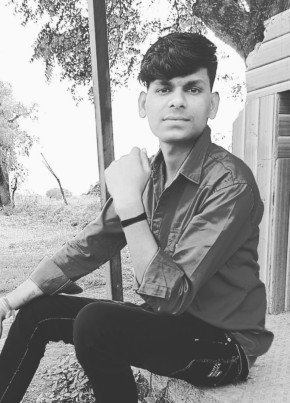 Akash, 18, India, Bhopal