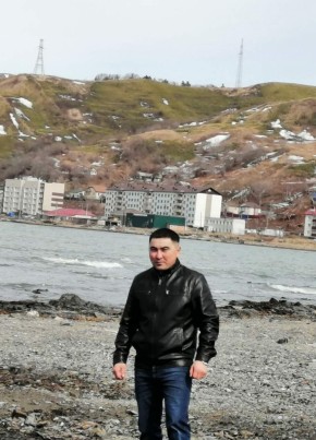 Арман из Омска 47 лет