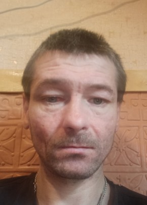 Денис из Омска 37 лет