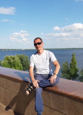 Vasiliy, 41, Russia, Saratov