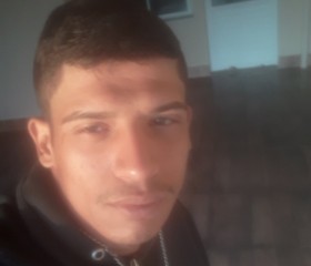 Leonardo, 26, Araguari