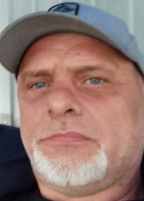 Павел из Саратова 49 лет