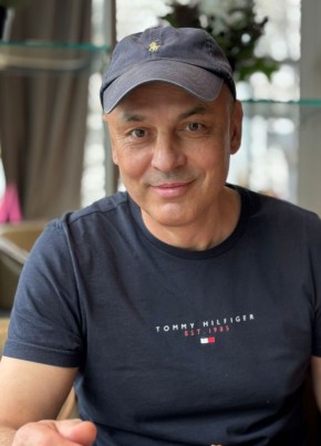 Дмитрий Ребров из Wien 46 лет