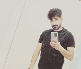 Hosein Hoseini, 32, Shiraz